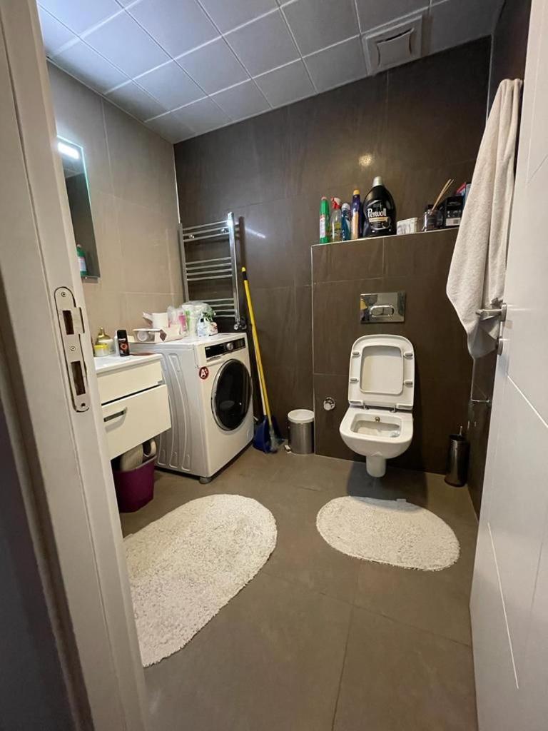 Fully Furnished 1 1 Bedroom