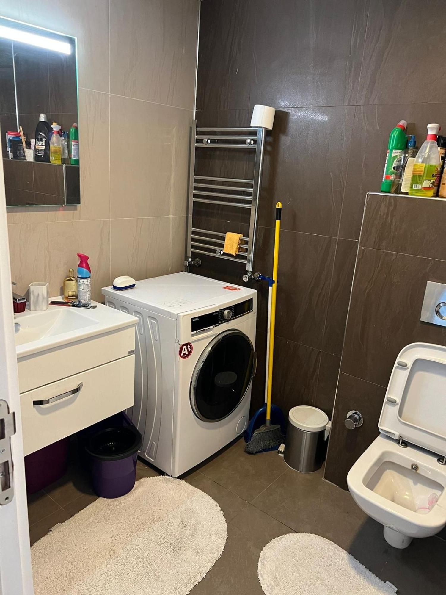 Fully Furnished 1 1 Bedroom